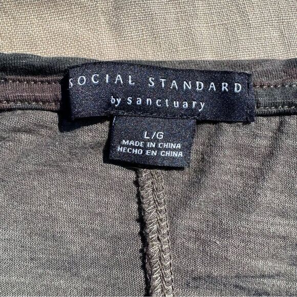 Social Standard by Sanctuary Green Camo T-Shirt Dress Size Large Short Sleeve - Picture 5 of 6